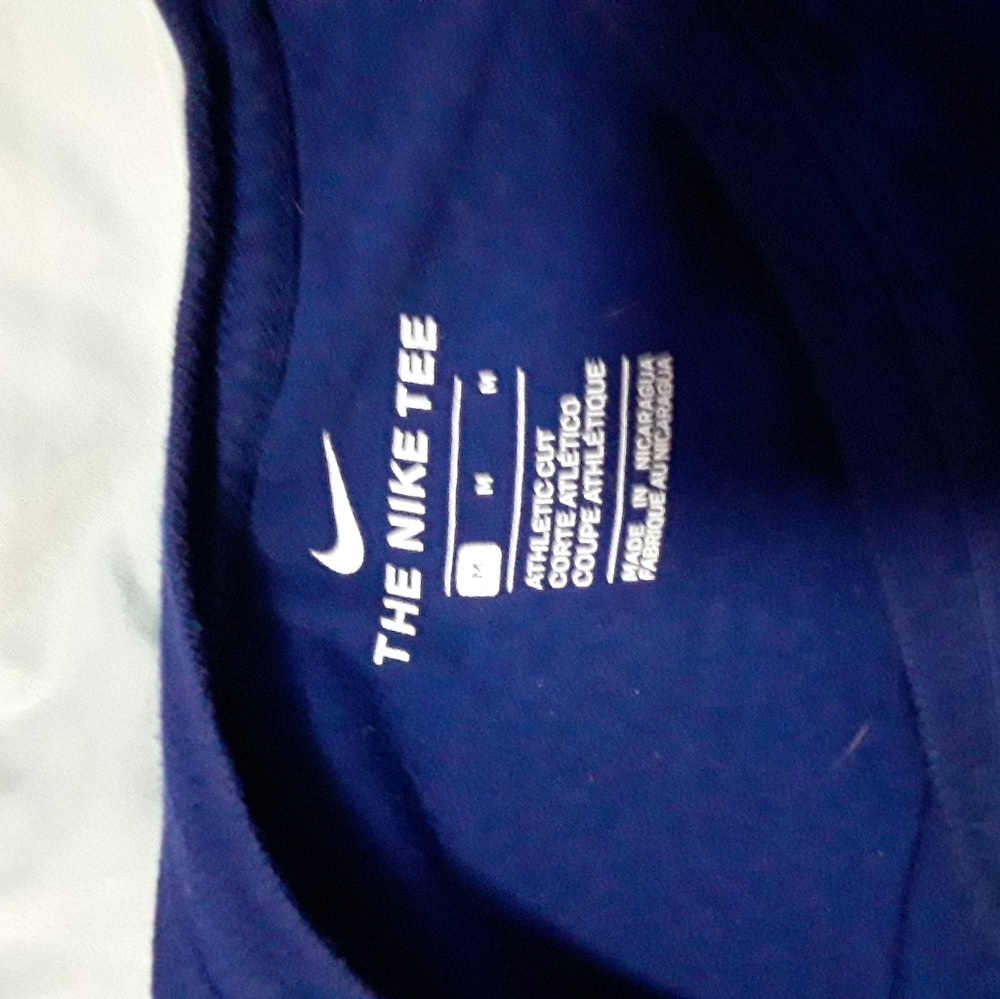 NIKE tee - Picture 2 of 2